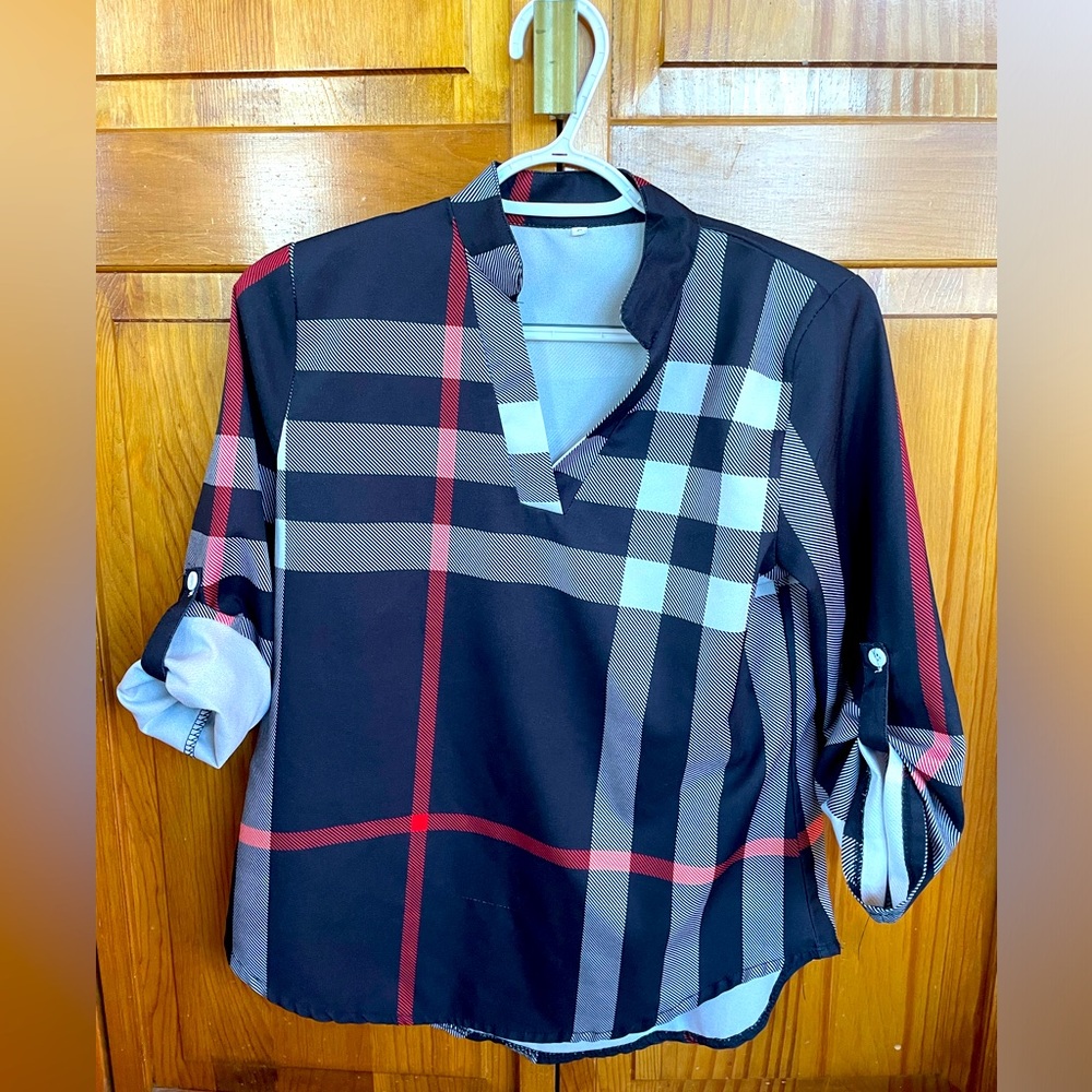 Women’s Blouse, V neck, 3/4 adjustable sleeves, Small